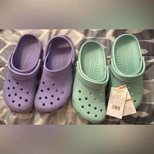 NWT CROCS SIZE 7-9 Teal NWT purple used